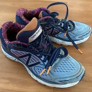 New Balance 860v7 Support Multicolor Sneakers